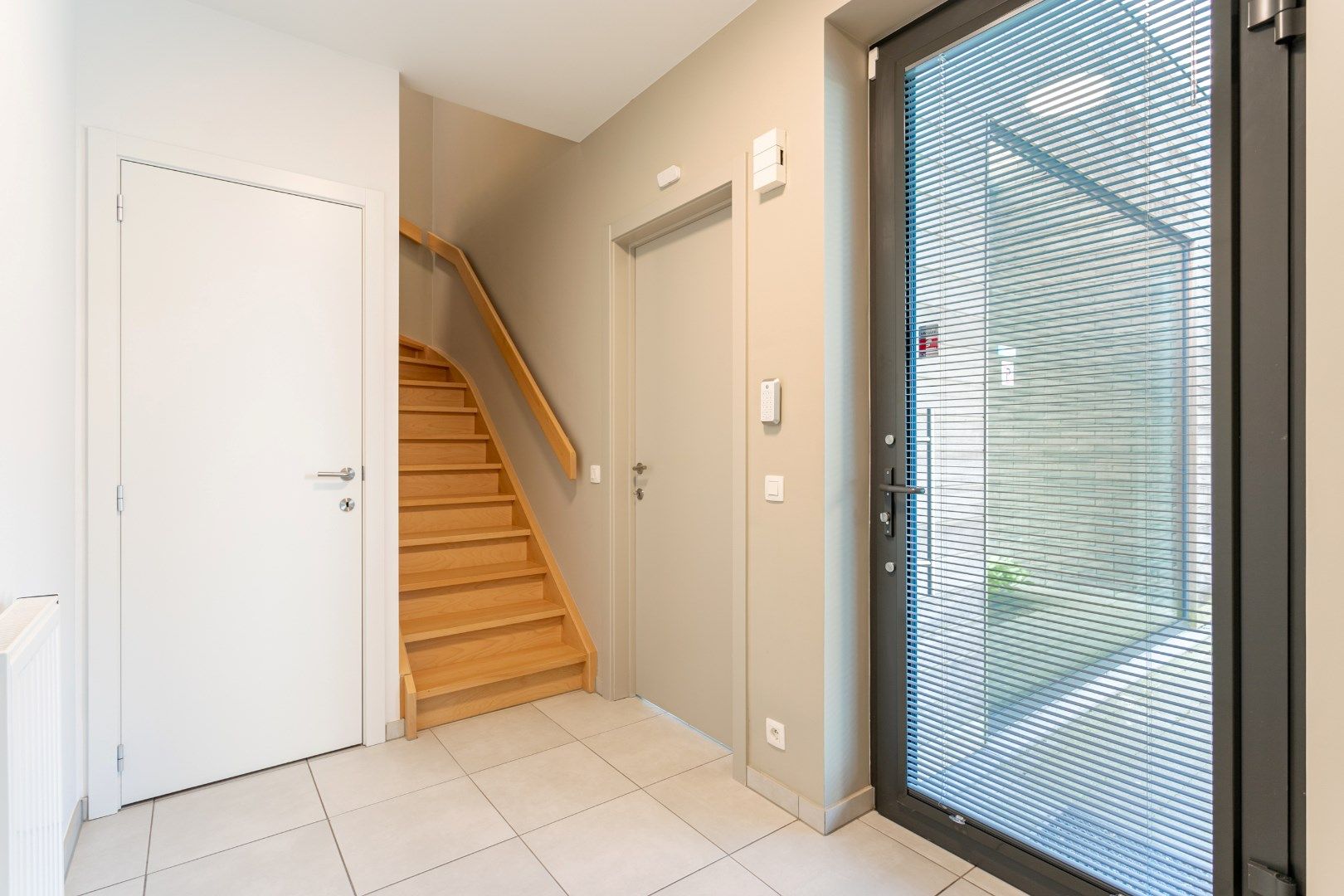 Instapklare, energiezuinige woning 3slpks, tuin en garage foto 2