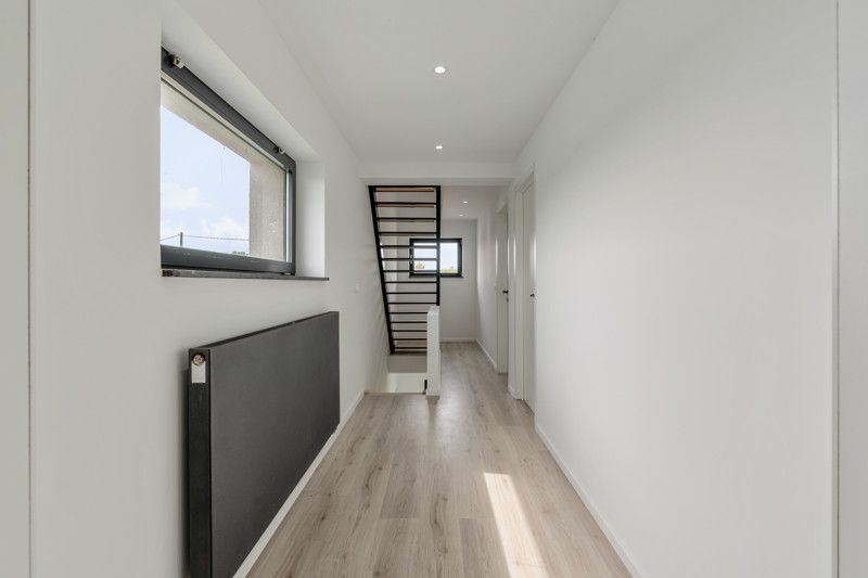 Totaal gerenoveerde woning, gelegen op 7are in een zeer rustige straat foto 21