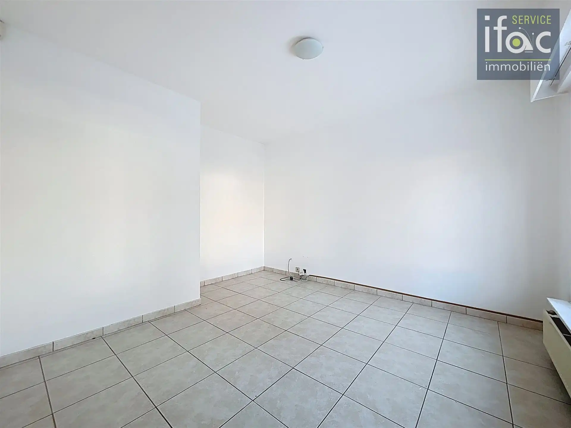 Villa met 5 slaapkamers, 2 badkamers op uitstekende locatie foto 16