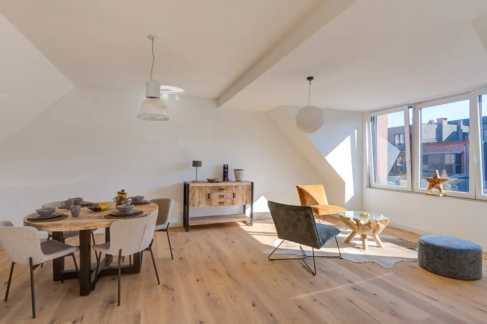 Prachtig appartement met twee slaapkamers en zuidgericht terras in  centrum Lier . EPC B.  foto {{pictureIndex}}