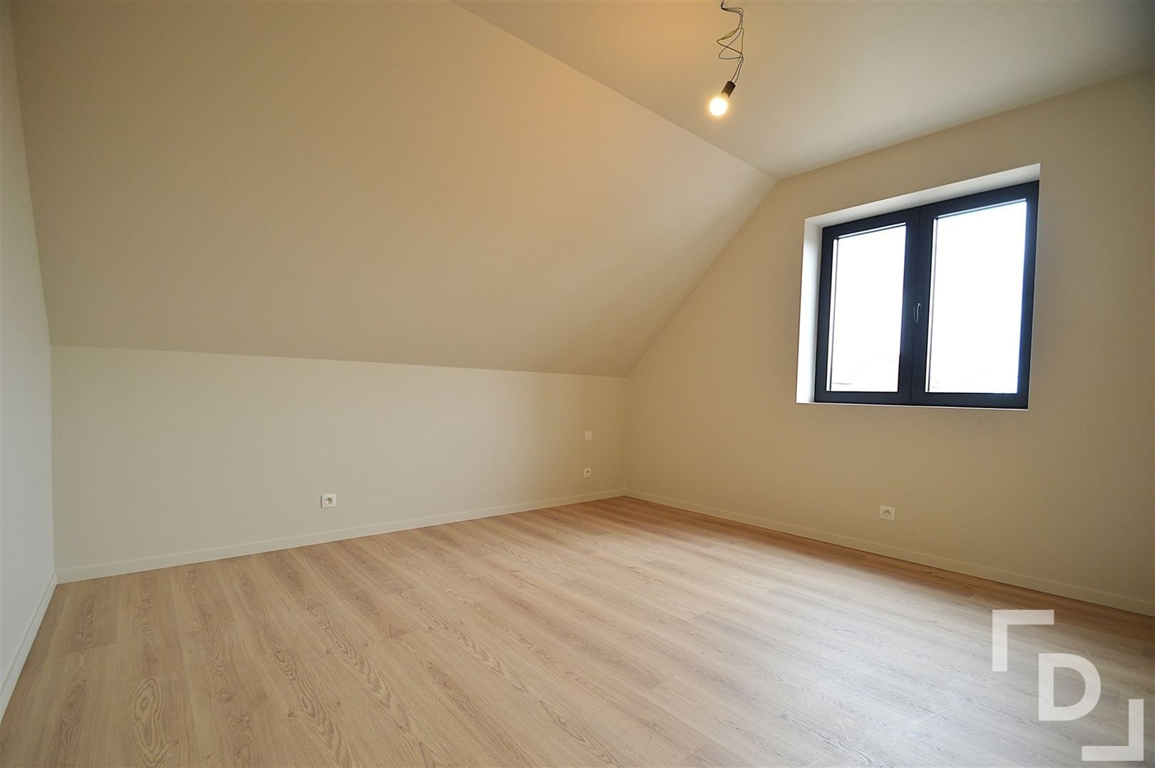 Nieuwbouwwoning met alle comfort in de dorpskern van Poelkapelle. foto 7