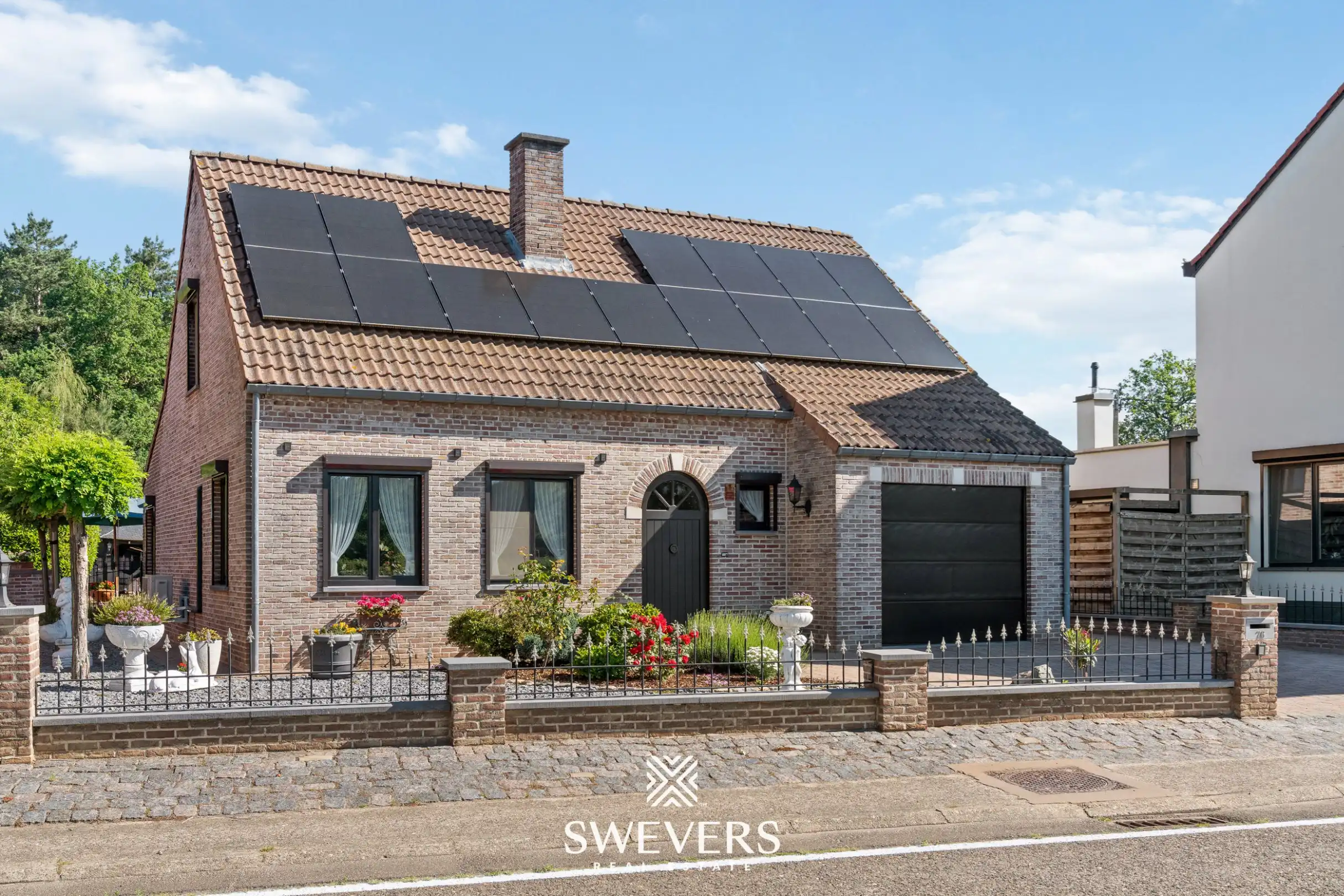 Ruime open bebouwing met zicht op groen foto 26