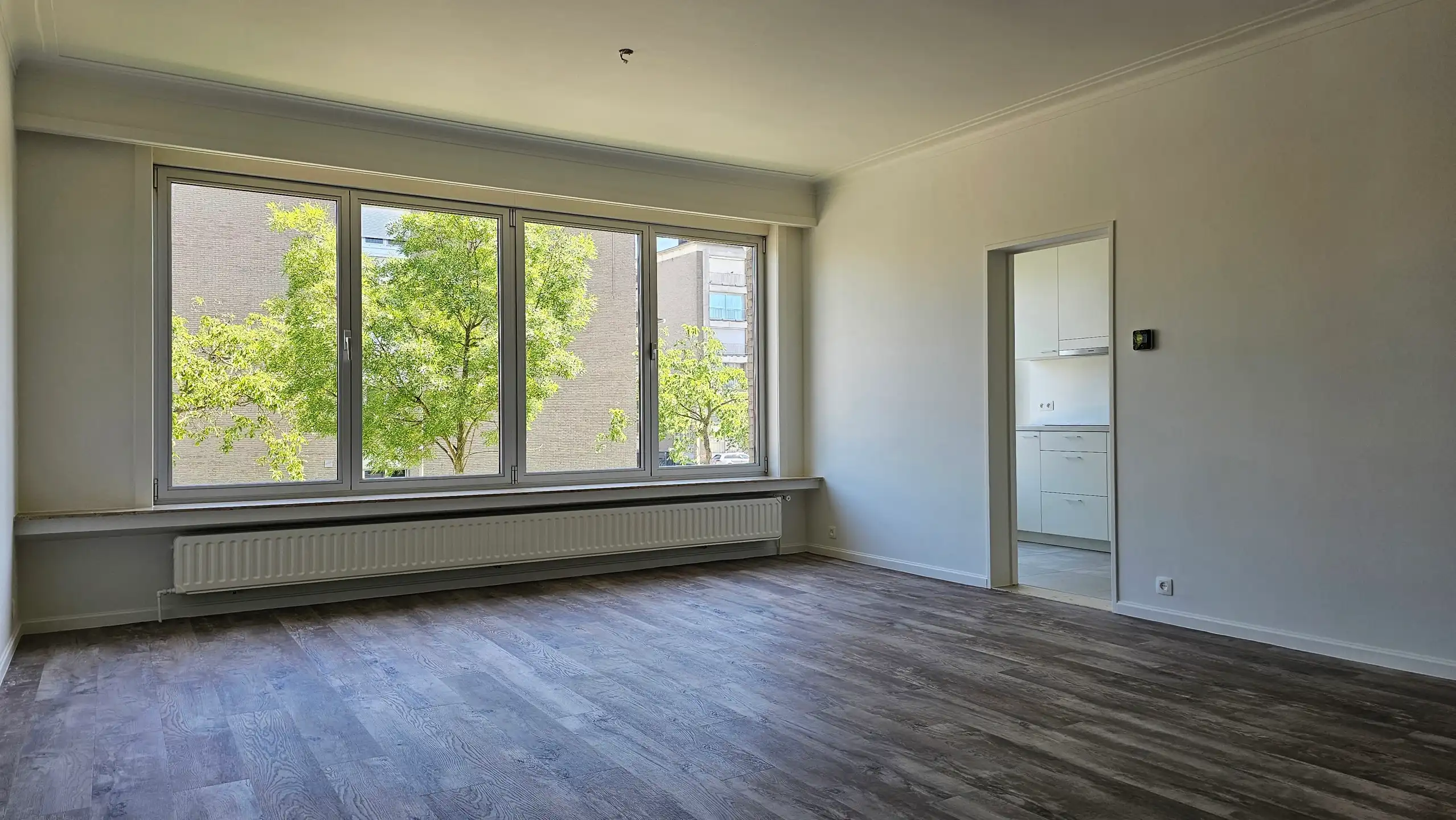 Volledig vernieuwd 2 slaapkamer-appartement te huur foto 4