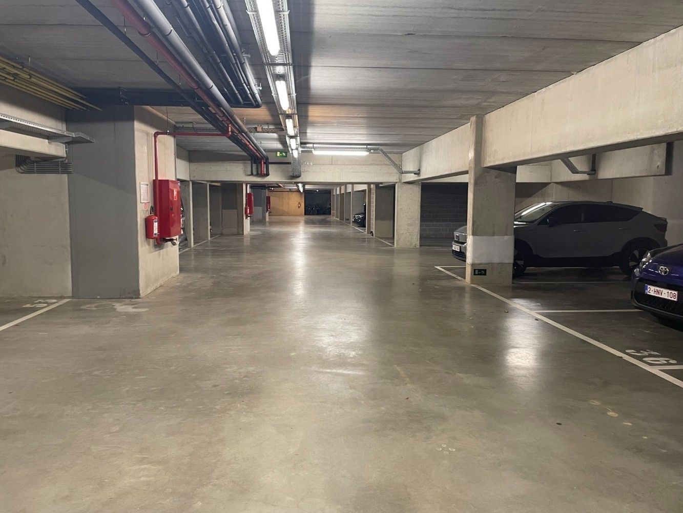 Instapklaar appartement met groot terras en inpandige parking foto 15