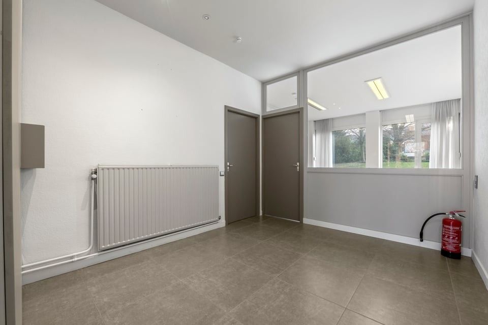 RUIME KANTOORRUIMTE VLAKBIJ HET CENTRUM VAN SINT-TRUIDEN foto 14