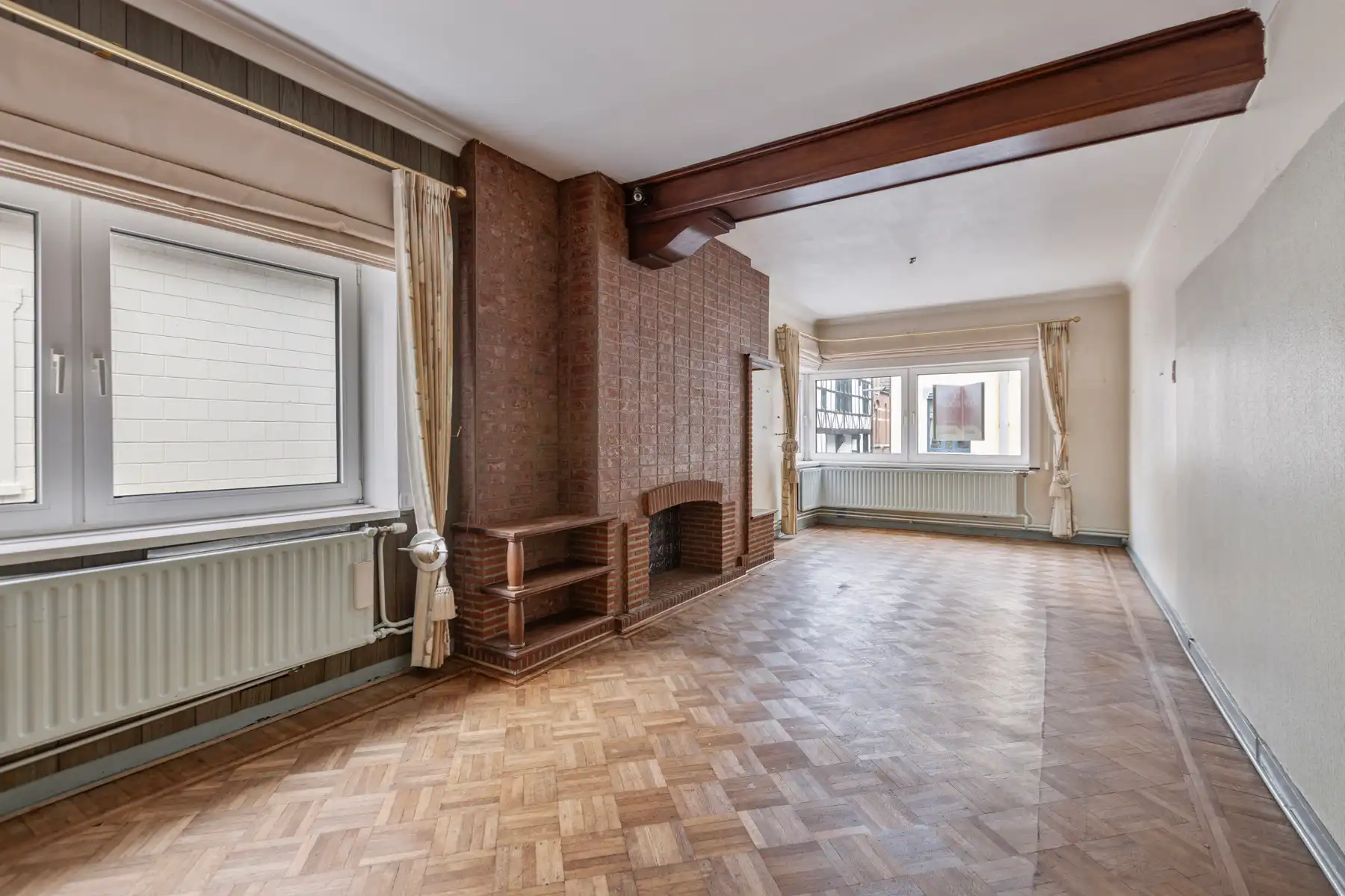 Handelszaak en ruime woning (4 slpk.) in hartje Maaseik.  foto 22