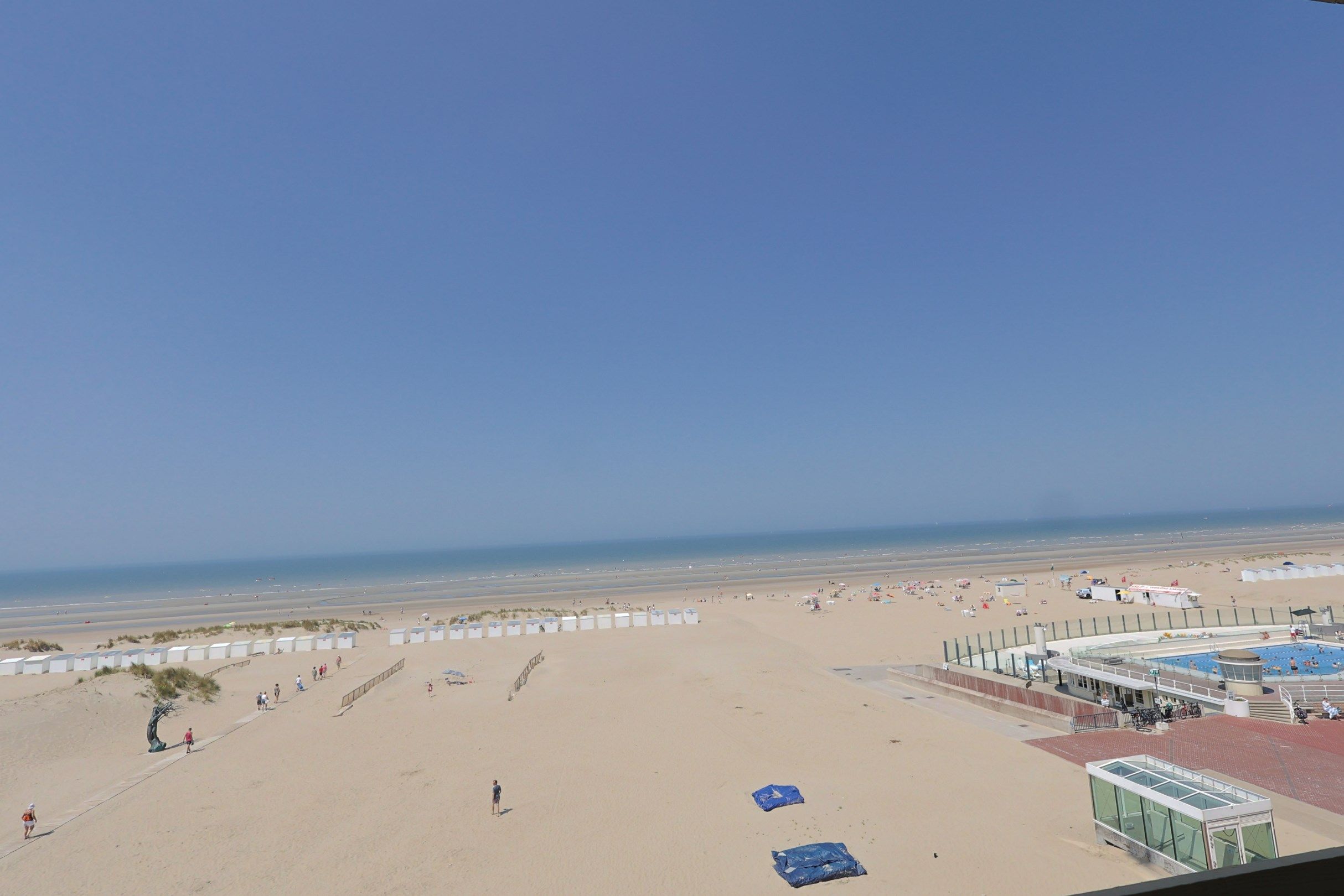 De res. Pure Sea: 7 luxe appartementen met frontaal zeezicht in Oostduinkerke.  foto 14