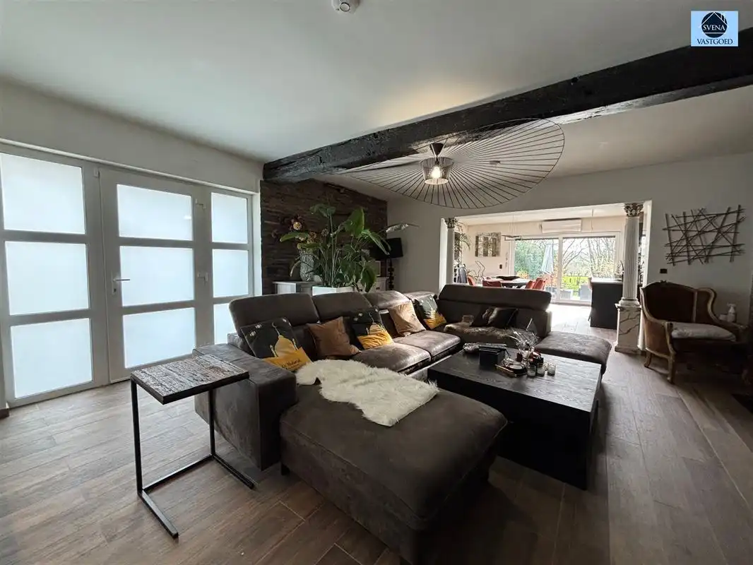 GERENOVEERDE HOB MET GROTE TUIN EN 2 GARAGES foto 4