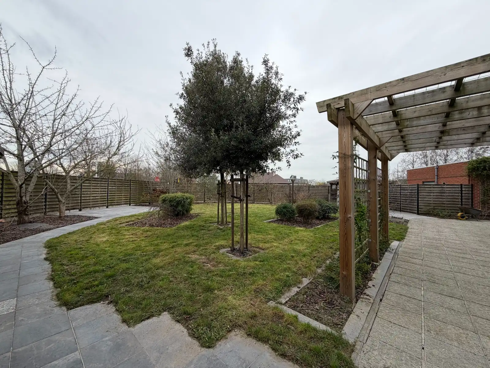 Ruime halfopen woning met 3 slaapkamers, garage en zonnige tuin in het centrum van Deinze foto 20