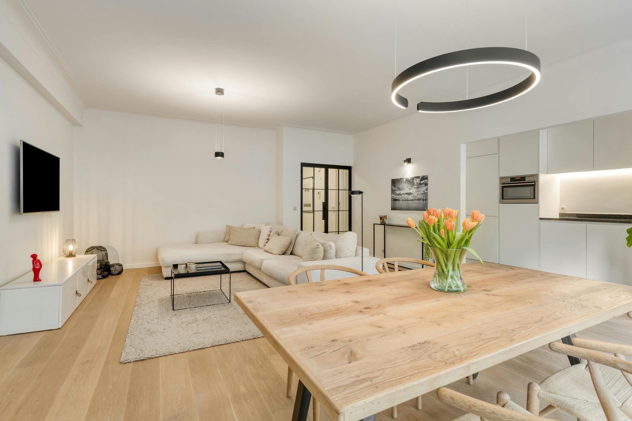 Gerenoveerd appartement te koop in Antwerpen centrum foto 2