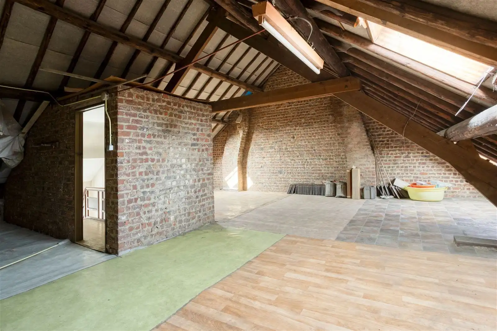 Karaktervolle woning met veel ruimte en potentieel  foto 22