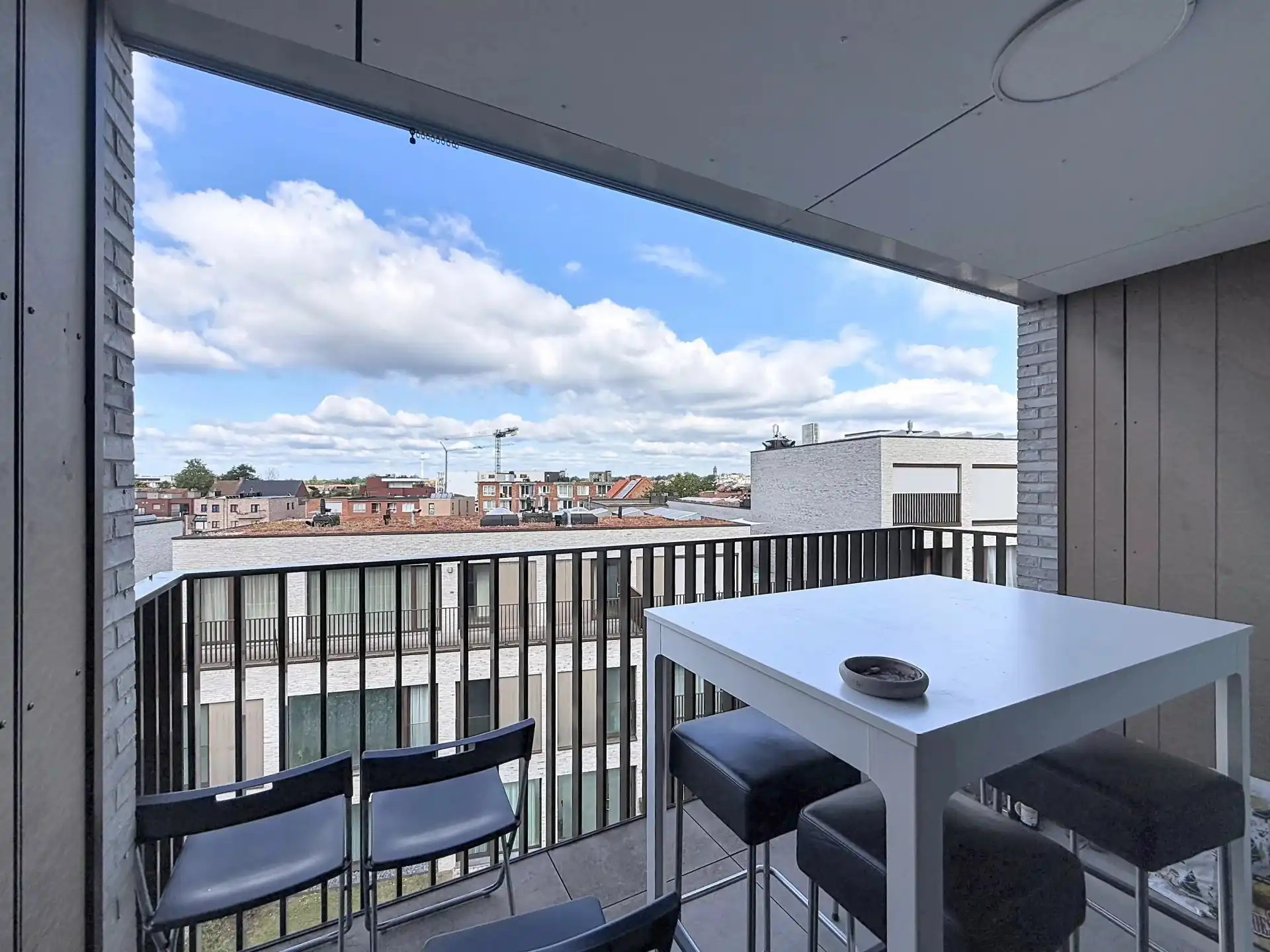 Modern appartement met 1 slaapkamer, ondergrondse staanplaats en berging op toplocatie. foto 10