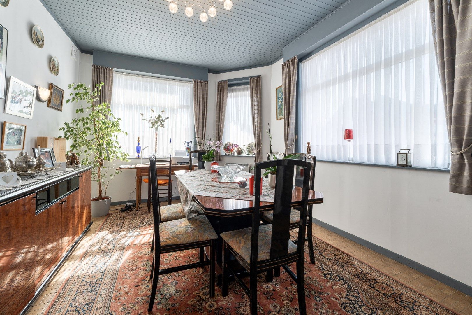 Te renoveren hoekwoning met 3 slaapkamers!  foto 3