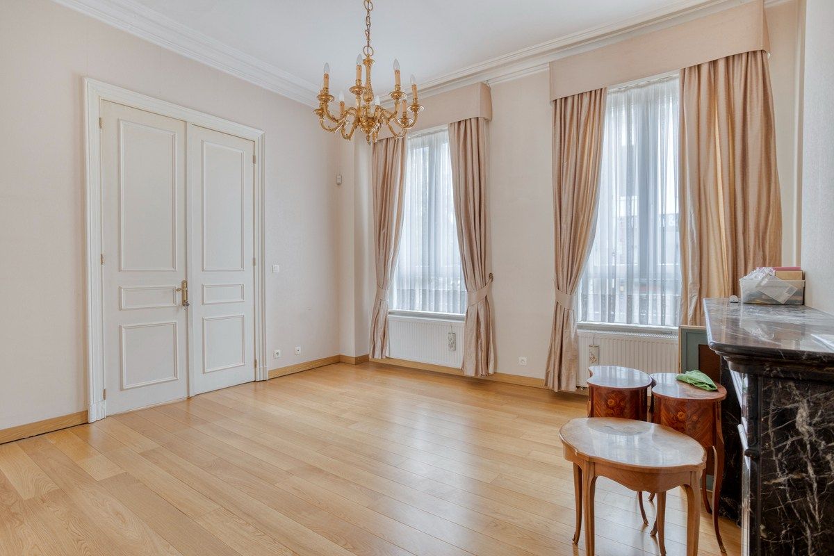 Ruim en gerenoveerd burgerwoning met stadstuin in het hart van Halle foto 4