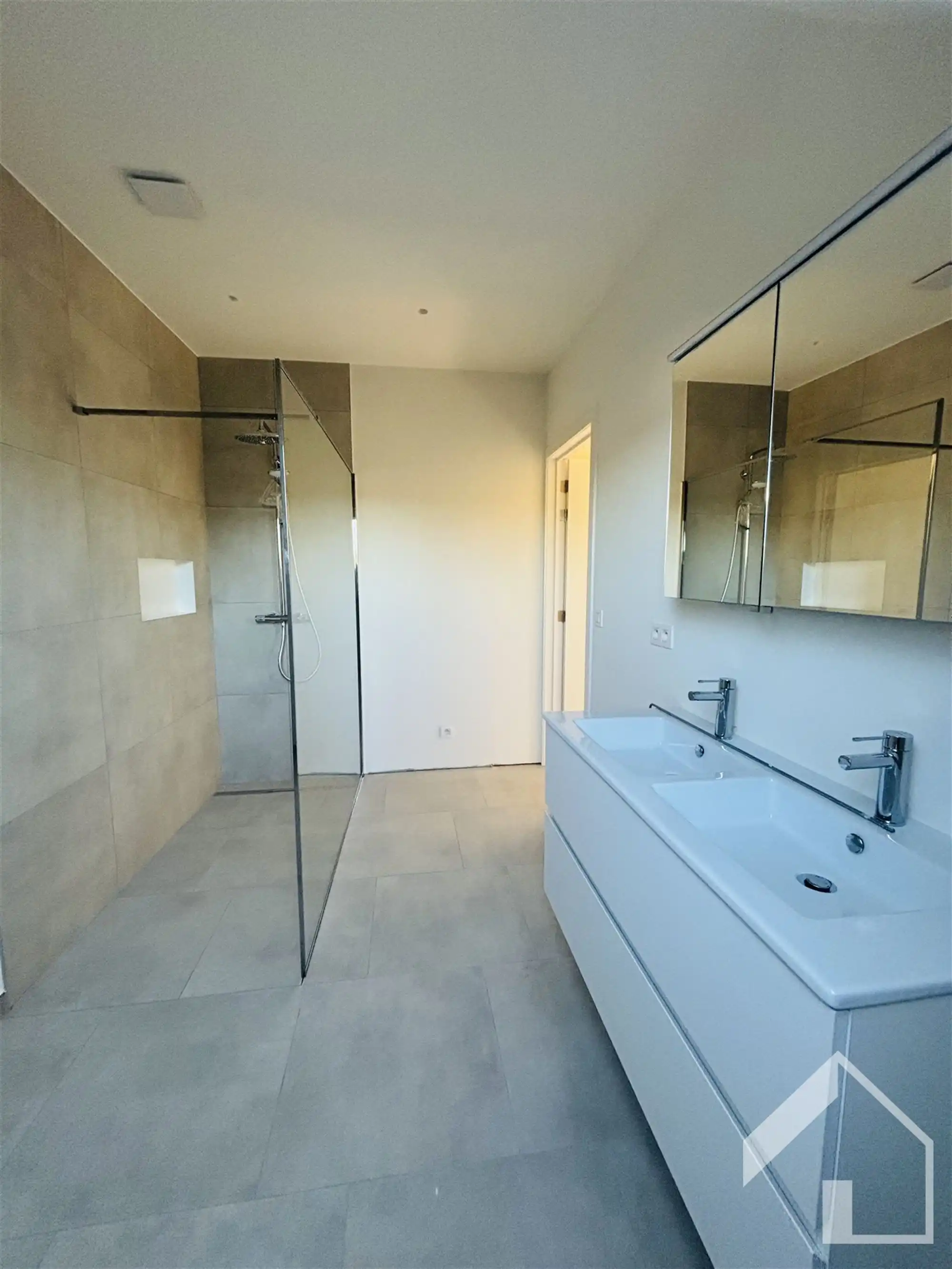 Nieuwbouwappartement op de 2e verdieping met lift foto 7