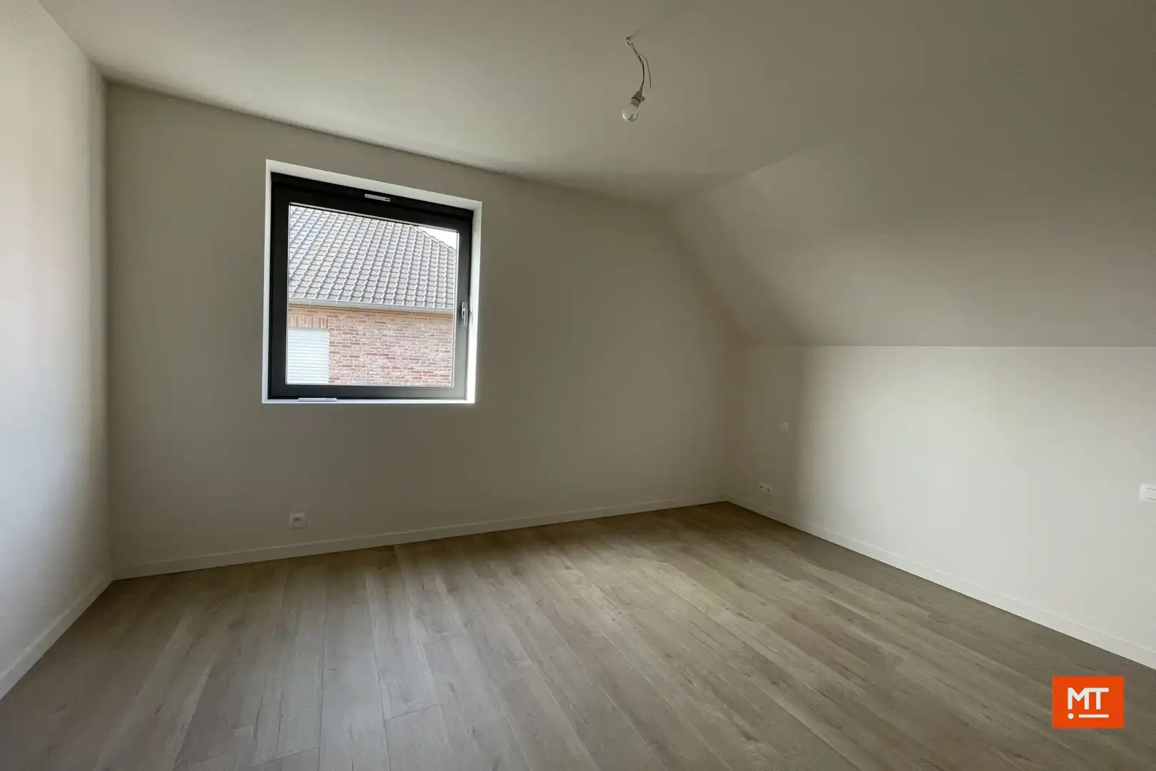 Nieuwbouwwoning te huur met 3 ruime slaapkamers en carport foto 9