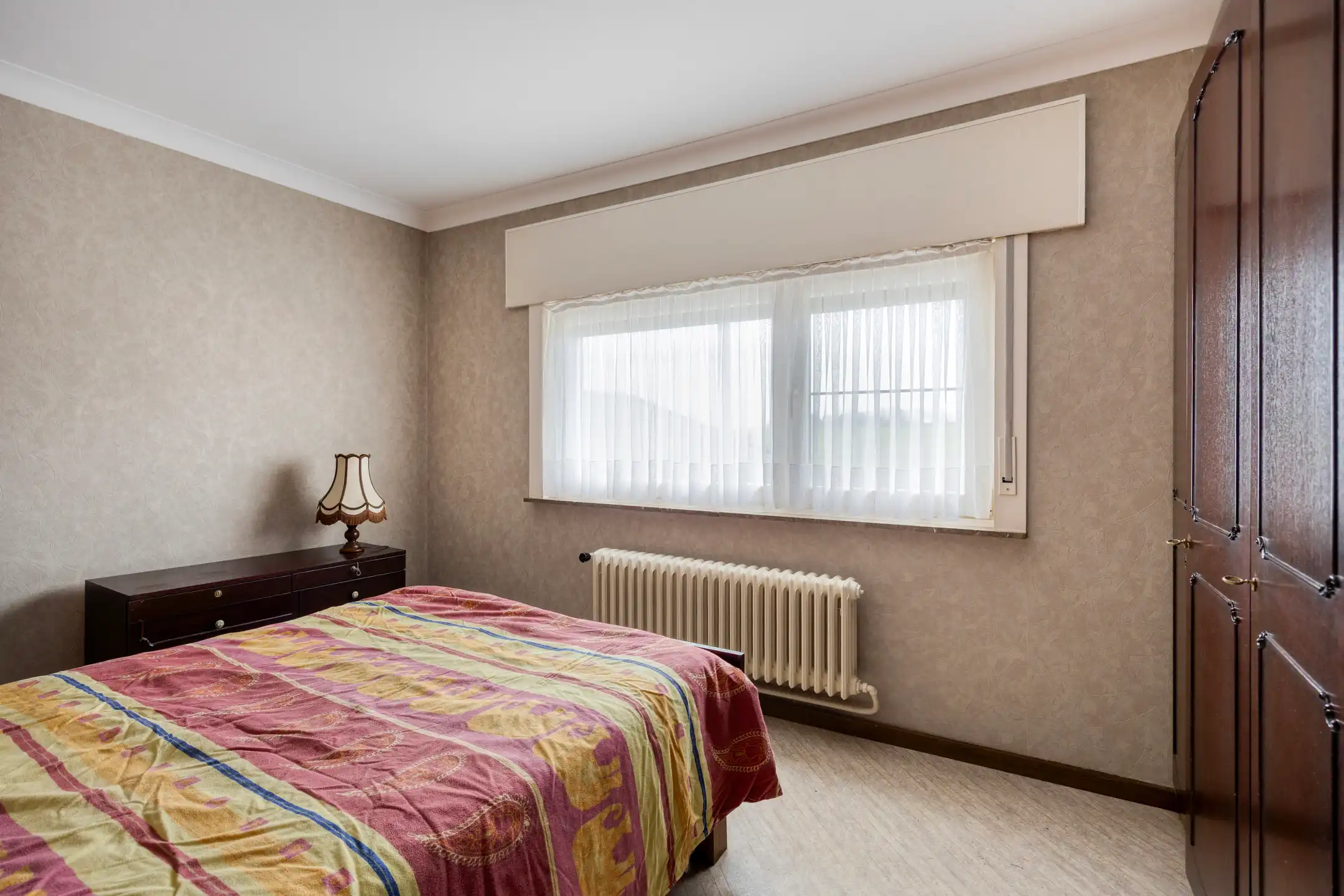 Ruime woonst met praktijkruimte op een perceel van 24 are foto 18