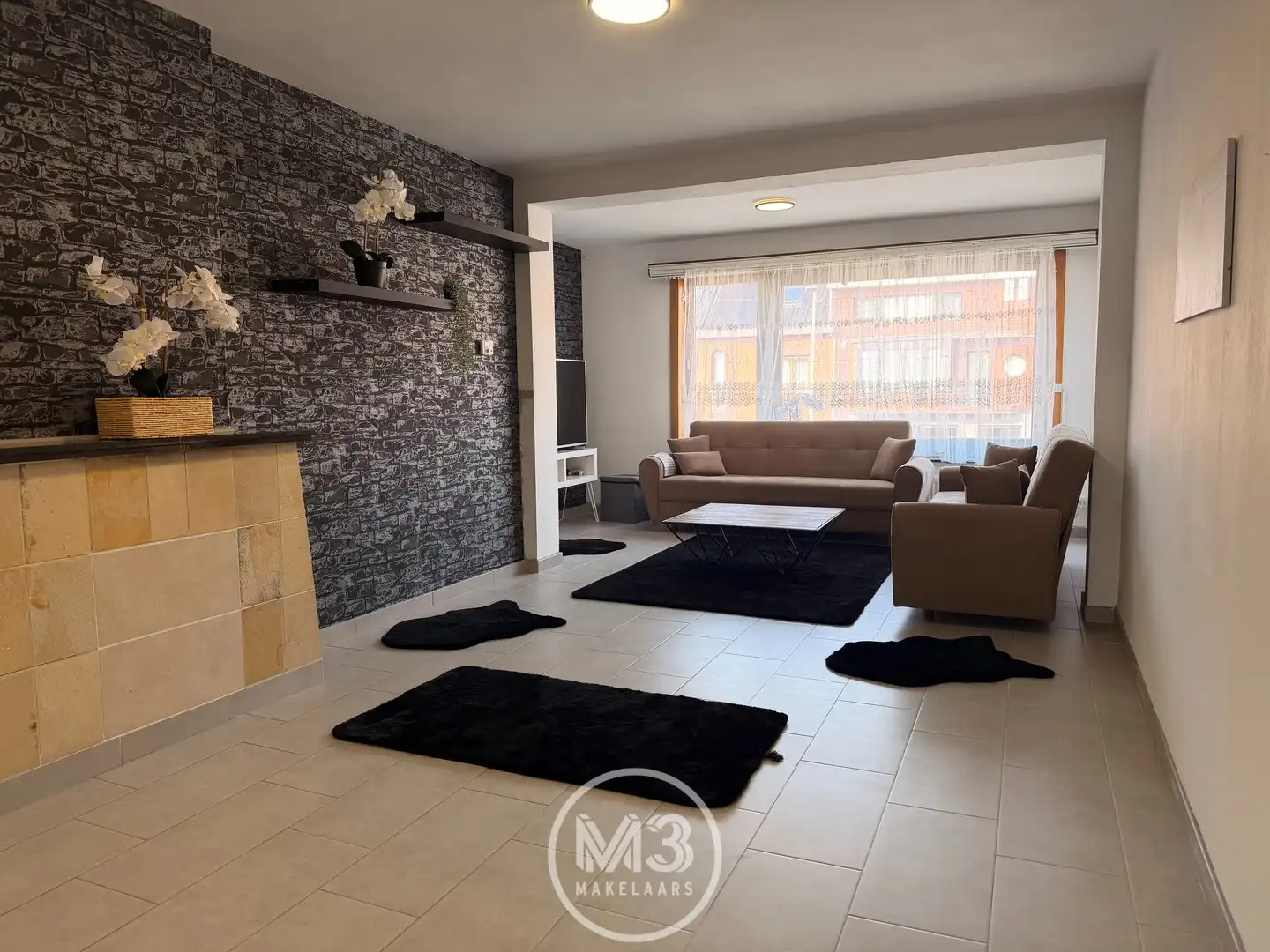 2 slaapkamer appartement met garage foto 2