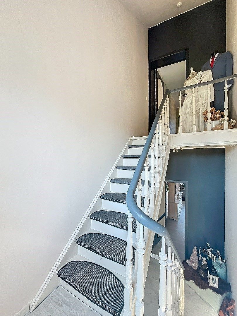 Unieke ruime stadswoning met verzorgde tuin, garage en 4 slaapkamers in Tienen. foto 8