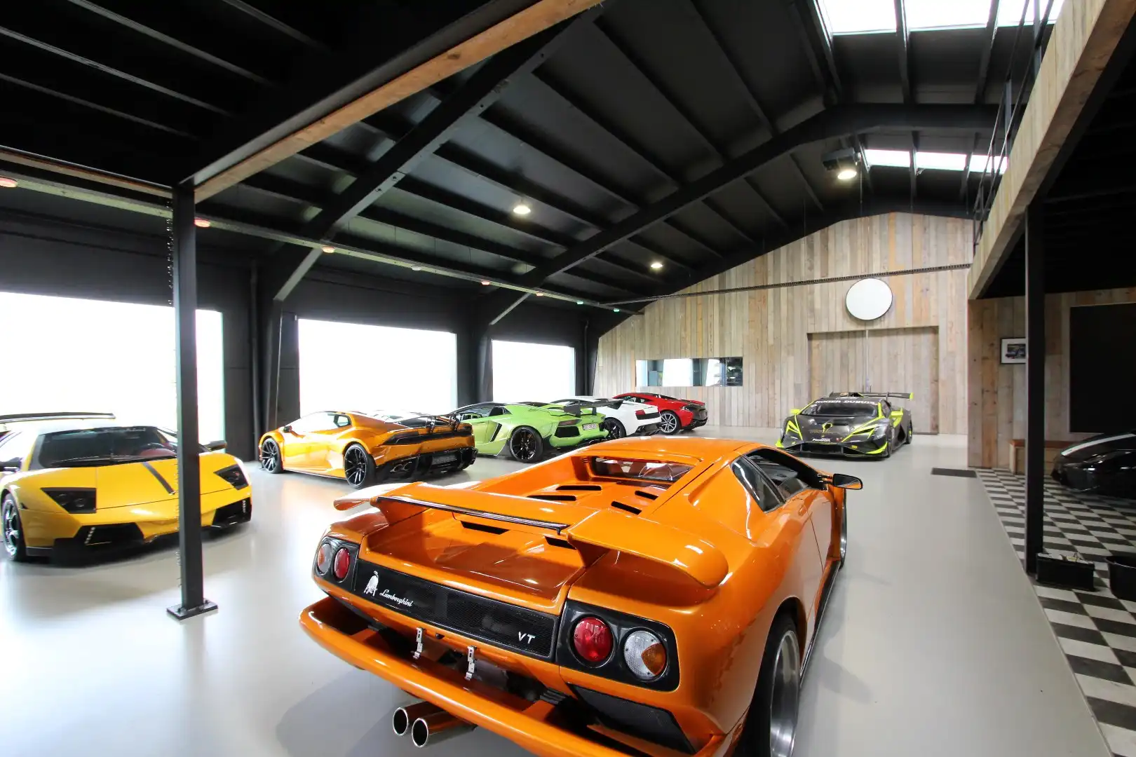 Ruime toonzaal, atelier langs de expressweg Knokke- Antwerpen te Eeklo foto 24