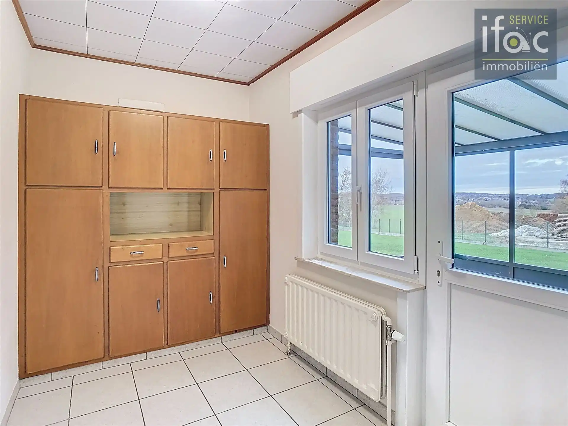 Ruime alleenstaande villa met panoramisch uitzicht foto 6