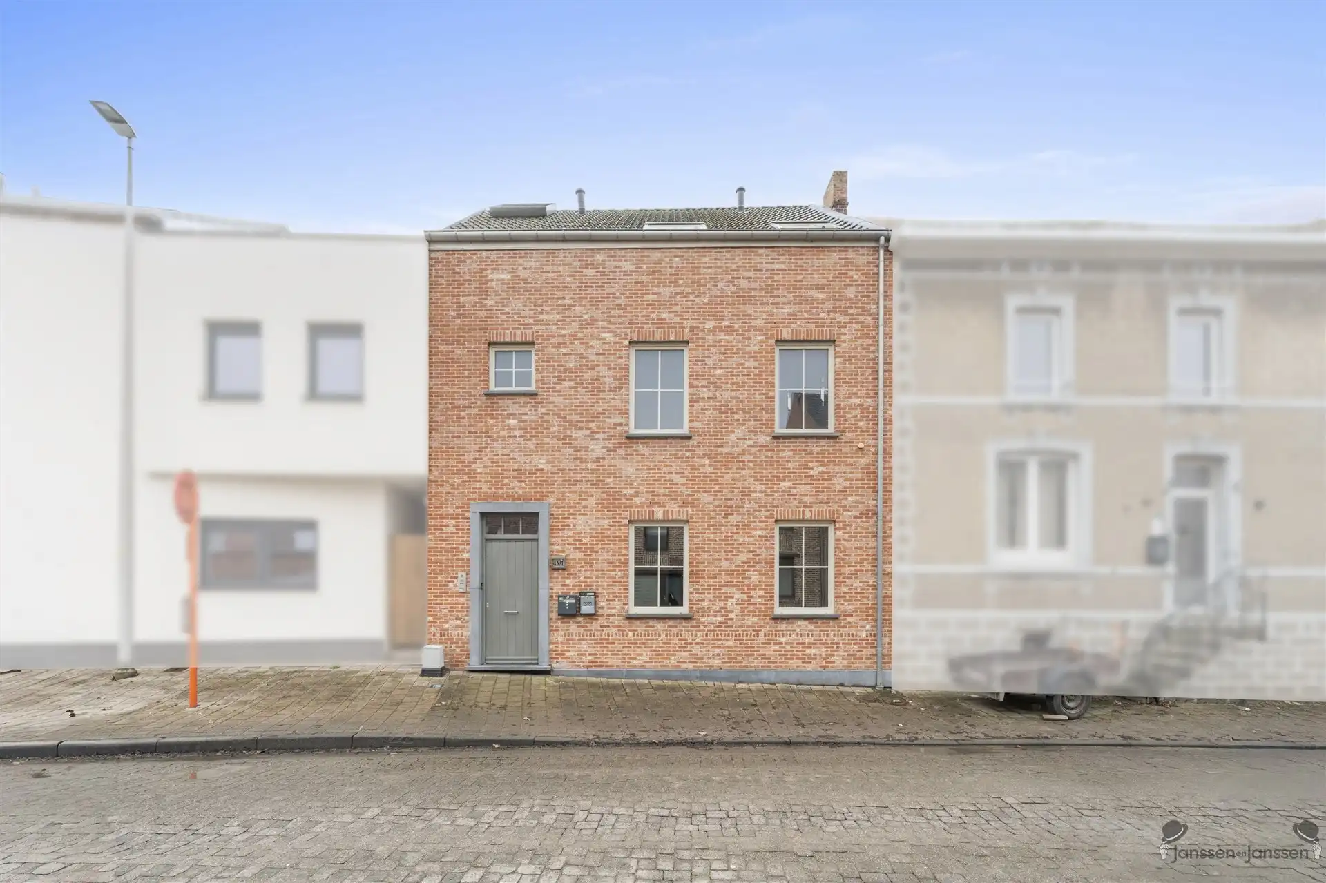 Appartement met tuin  foto {{pictureIndex}}