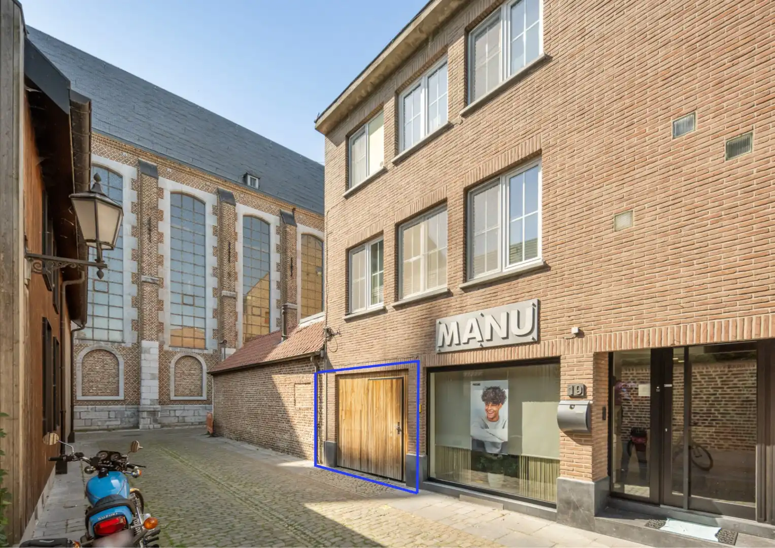 Polyvalent handelspand (restaurant, afhaalrestaurant, wijnbar,  kantoor, winkel...) gelegen op 100 meter van de historische markt van Maaseik!  foto 11
