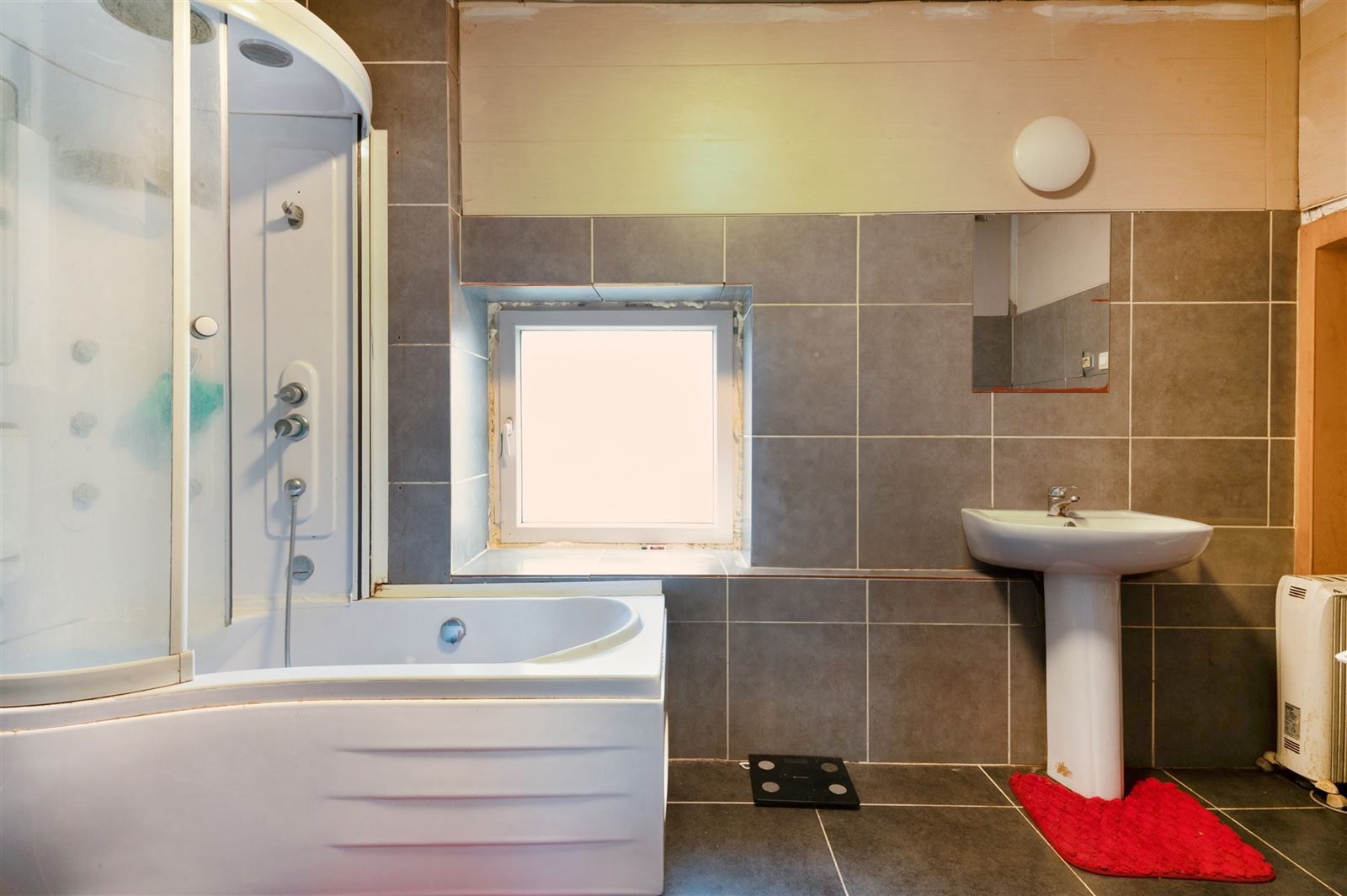 Verder af te werken woning op 2are98 met zuidgerichte voortuin foto 5