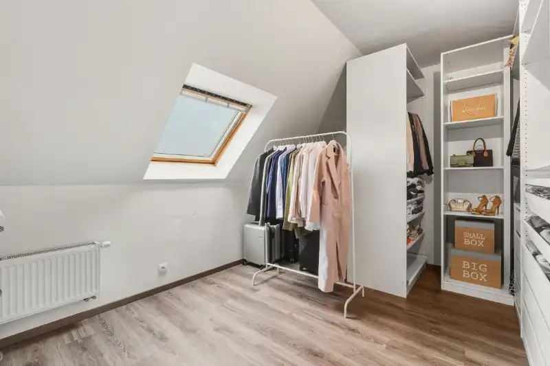 Recente halfopen woning met garage  te Heule foto 11