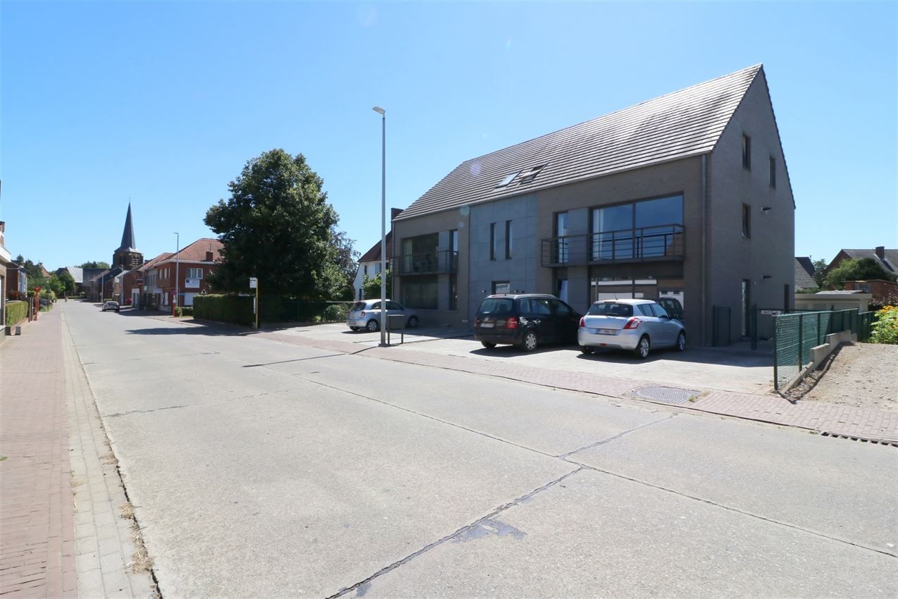 Duplex met 2 grote slpk, zuidterras, nabij station foto {{pictureIndex}}