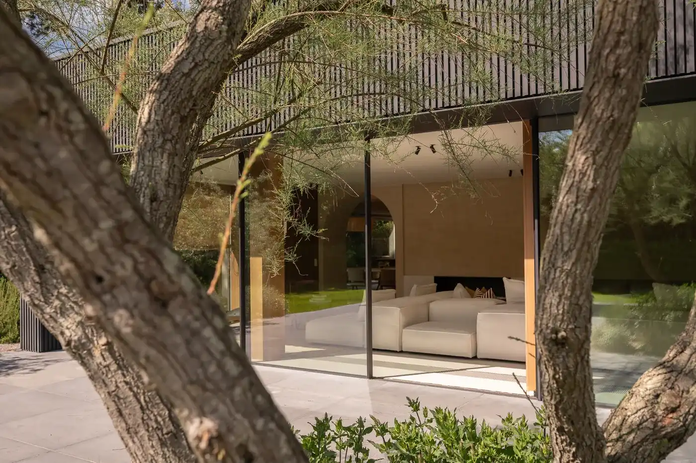 Luxueus gerenoveerde villa met zwembad op een toplocatie in een rustige residentiële wijk van het Zoute. foto 17