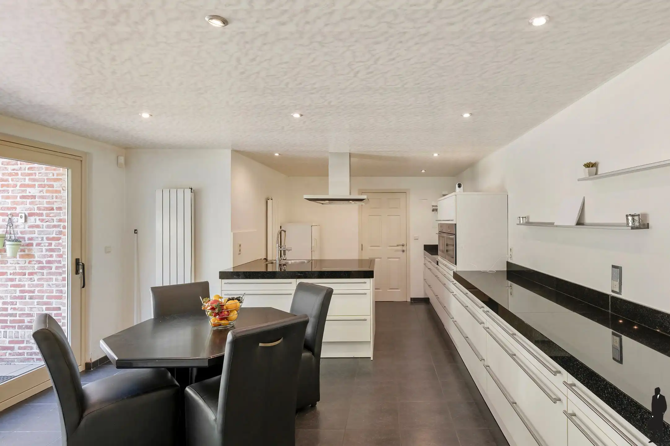 Vrijstaand en residentieel gelegen woning in groene oase met zonnige tuin. foto 11