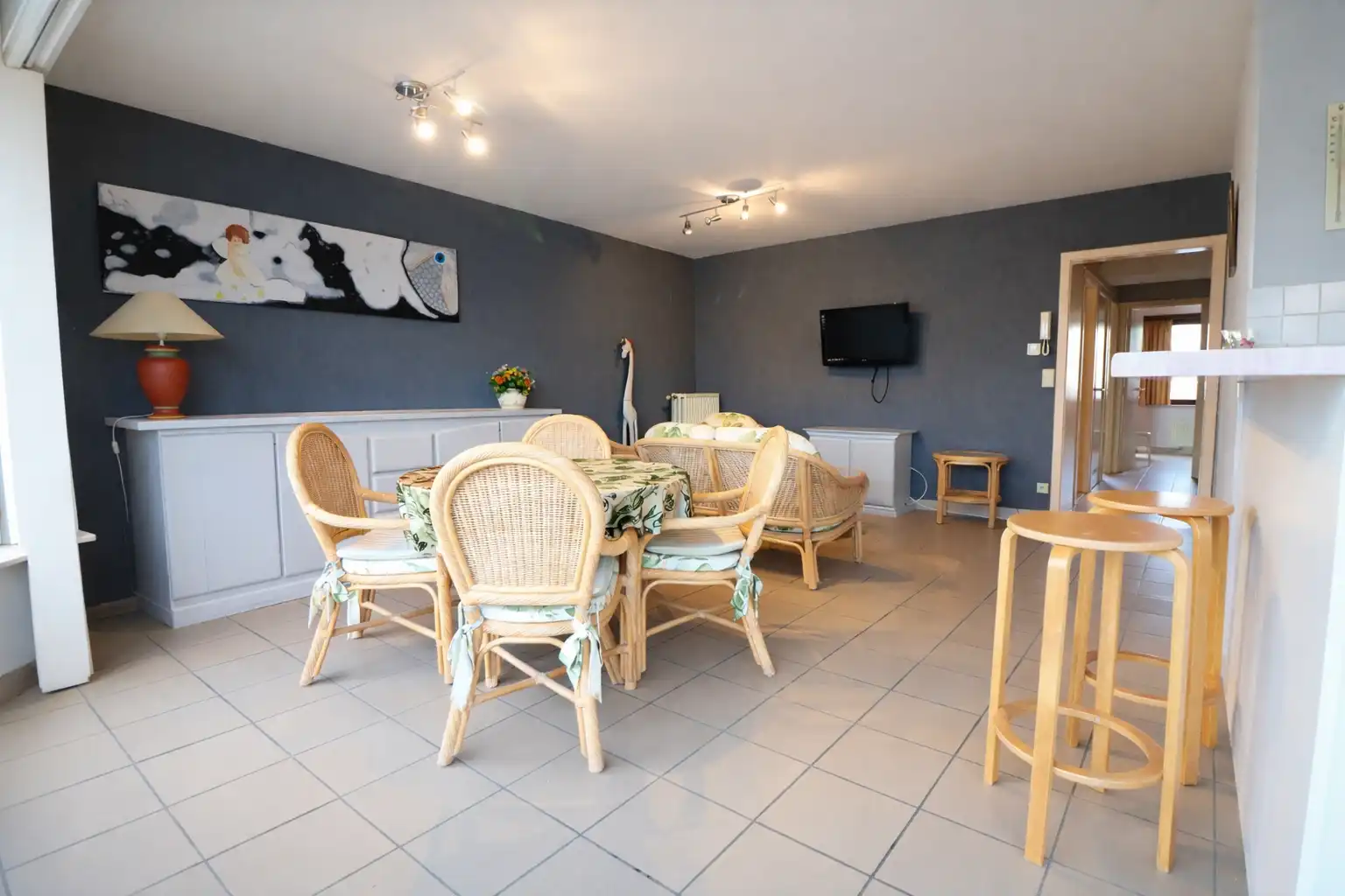 Goed onderhouden 2-slaapkamerappartement aan de Jachthaven van Blankenberge.  foto 2