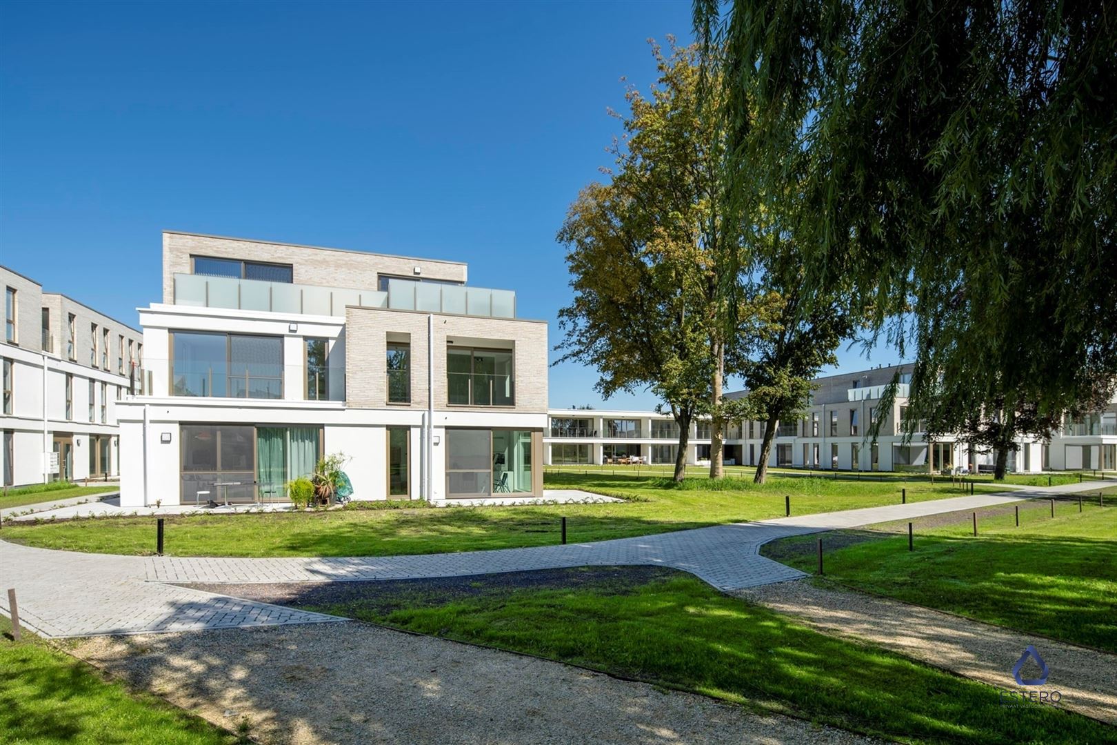 Mooi afgewerkt nieuwbouwappartement met 1 slaapkamer foto 1