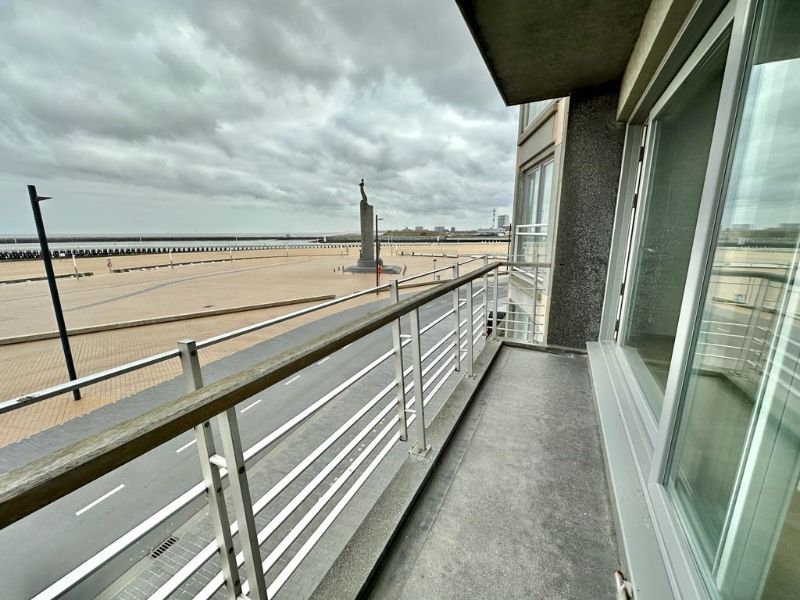 Res. Commodore - gemeubeld 2 slpk app. met kelder en mogelijkheid tot huren van garage ! foto 6