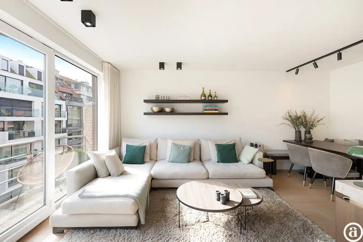 Luxueus gerenoveerd 3-slaapkamerappartement nabij de Zeedijk foto 7