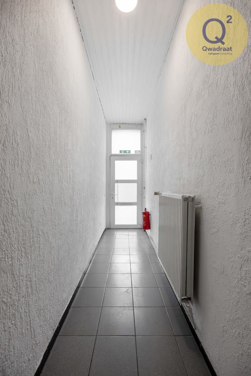 huis met 6 slpks, 2 badkamers, 2 keukens en stadstuintje foto 4