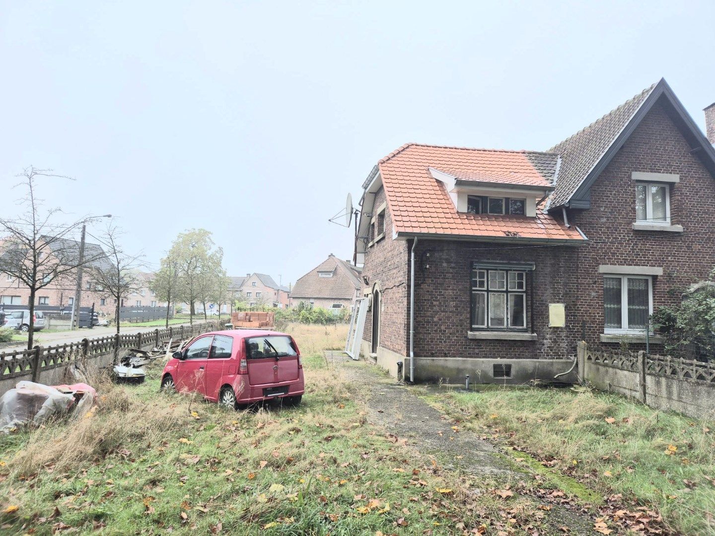 Karaktervolle tuinwijkwoning te koop in Genk: Maak uw droomproject waar! foto 19