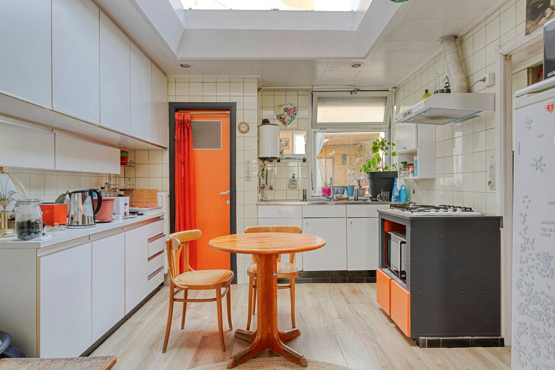 Goedgelegen woning met 4 slaapkamers !! foto 4