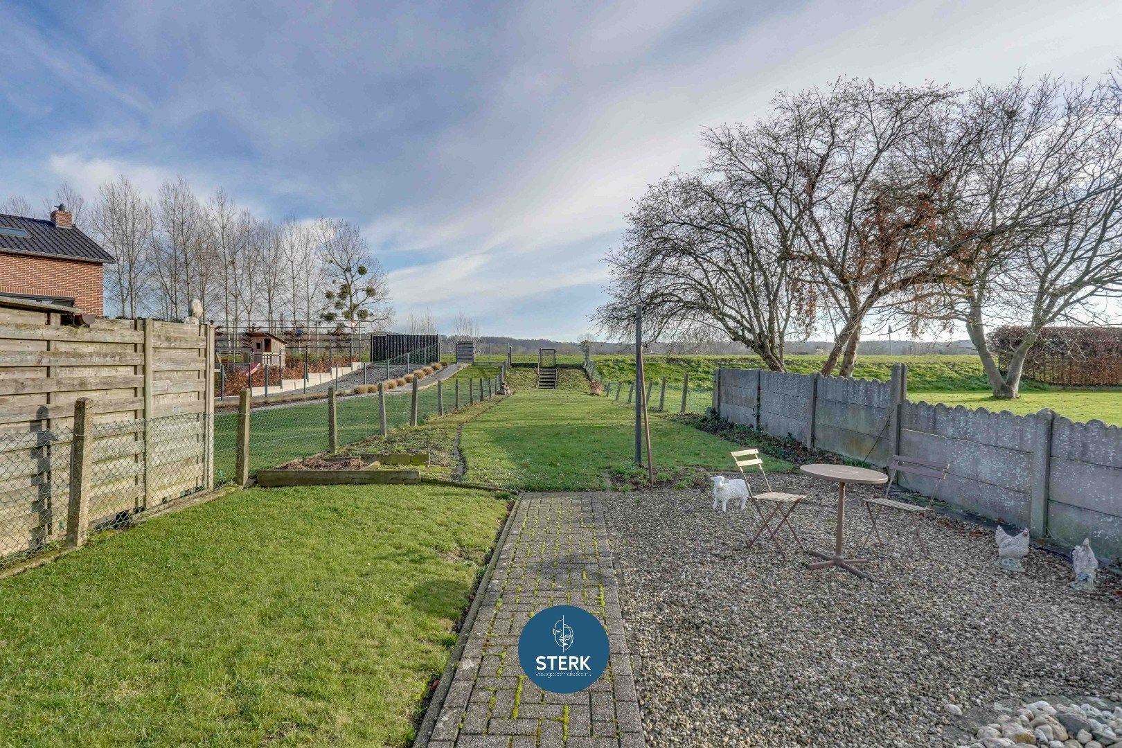 OP TE KNAPPEN GEZINSWONING AAN DE MAAS TE UIKHOVEN !  foto 23