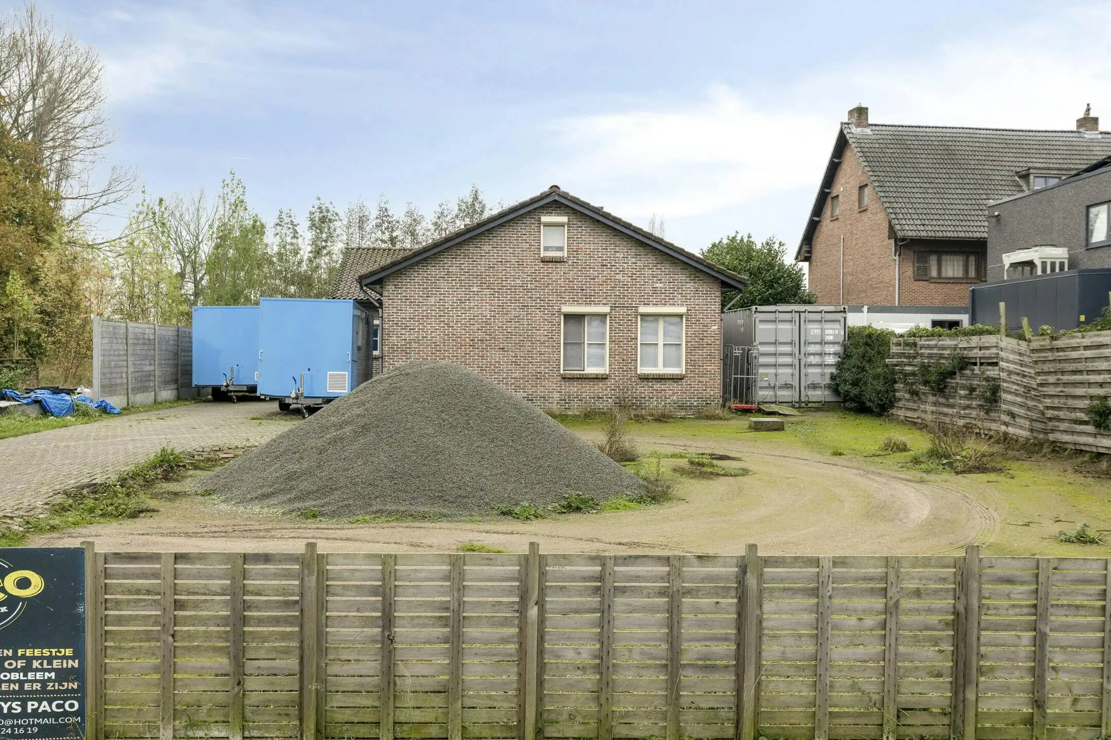 Ruime bungalow met gastenverblijf of ruimte voor bijberoep foto 34