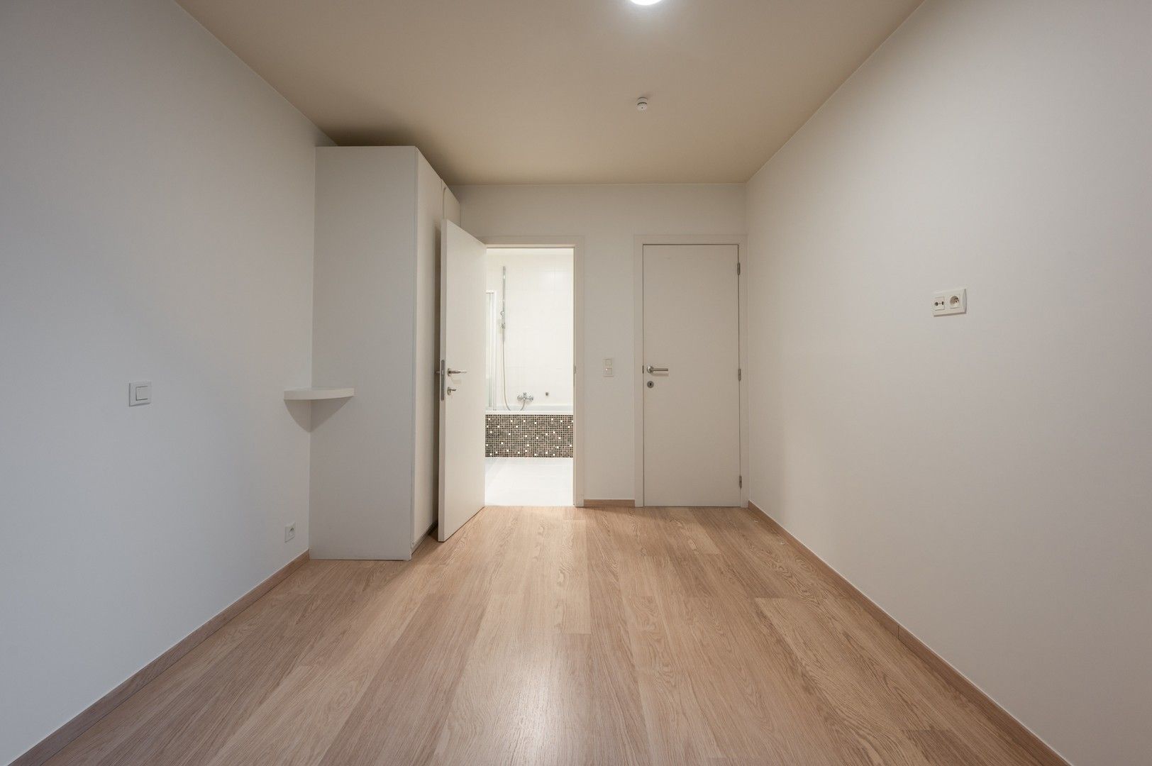 Hedendaags en lichtrijk appartement, centraal gelegen in Knokke. foto 14