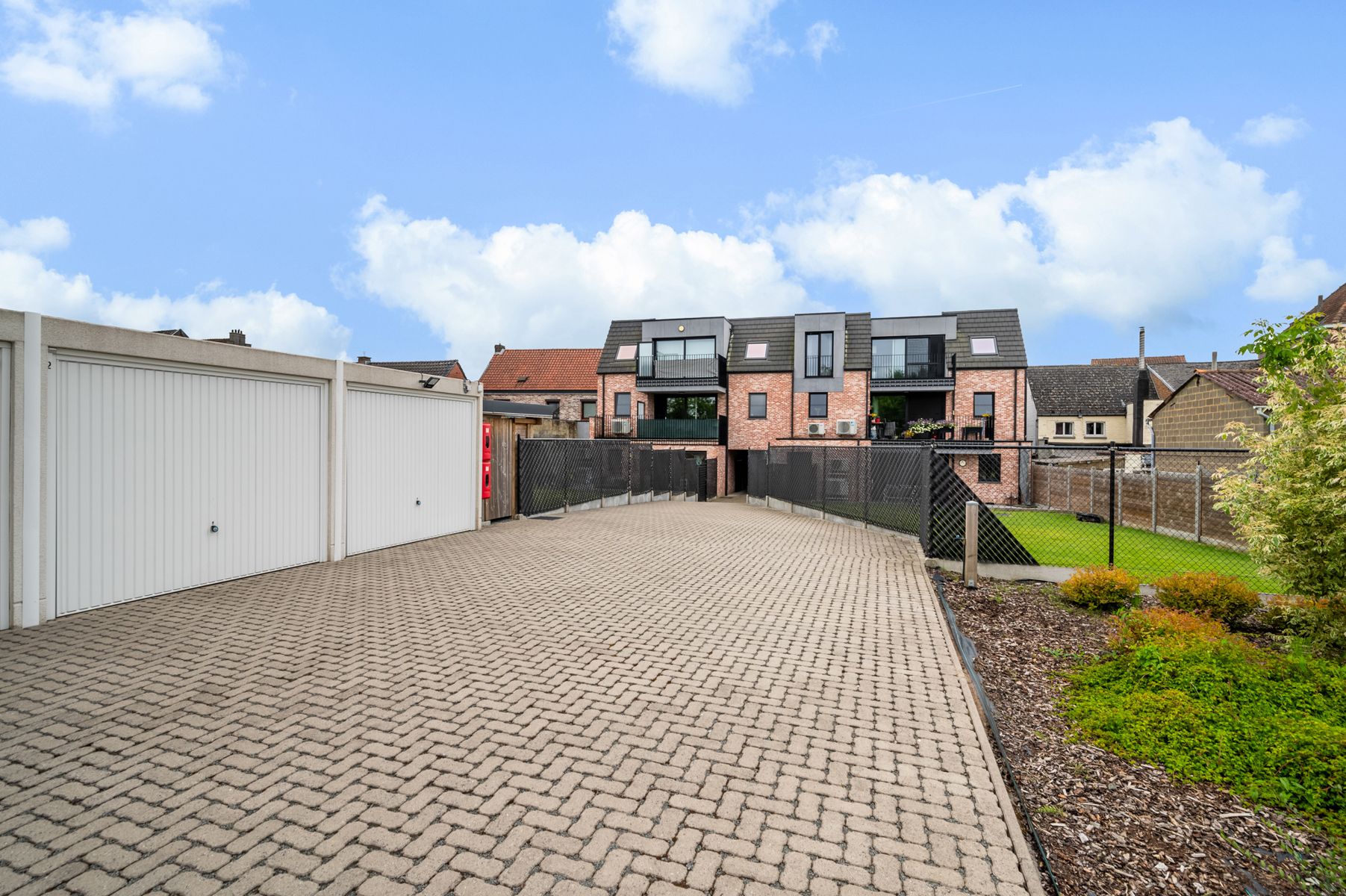 Ruim gelijkvloersappartement met 3 slaapkamers foto 15