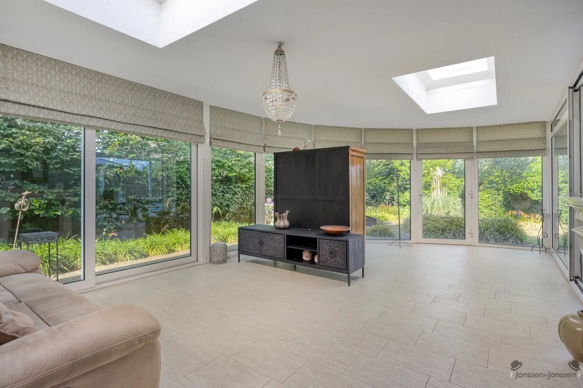 Sfeervolle villa met 5 slaapkamers, zwembad, veranda en uniek verhuurpotentieel  foto 16