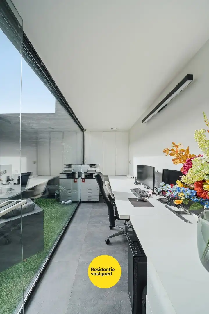 Ruime lichtrijke nieuwbouwvilla in centrum Oudenburg foto 9