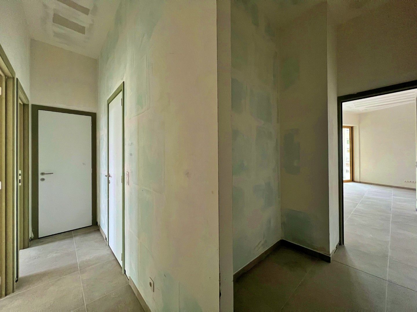 Gelijkvloers appartement met 2 slaapkamers in Mariakerke (106 m²) foto 8