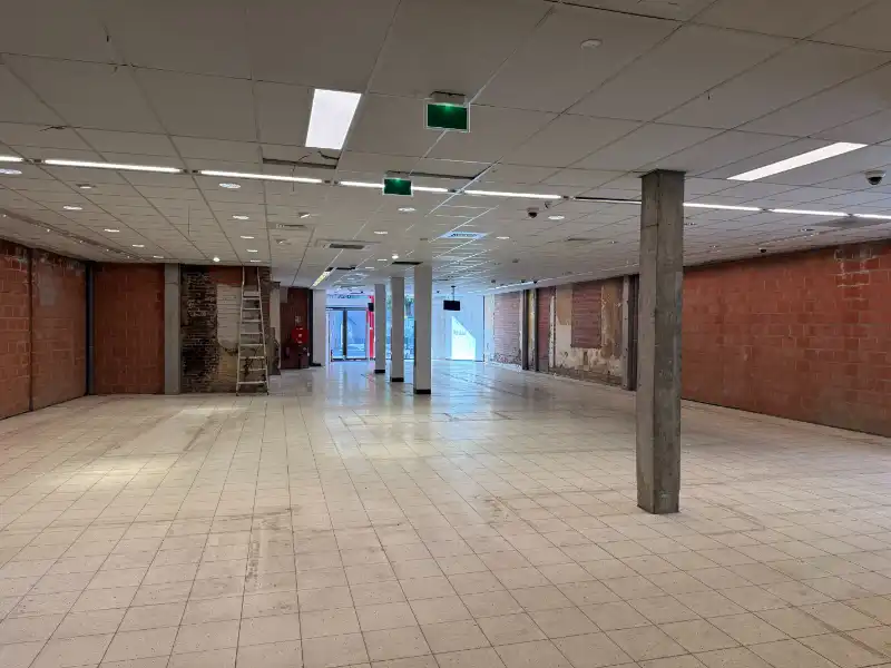 Handelsruimte te huur van 319 m² foto 5