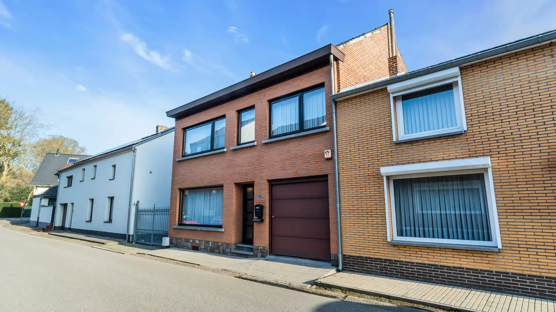 RUIME WONING MET KARAKTER EN TAL VAN MOGELIJKHEDEN, VLAKBIJ HET CENTRUM VAN LANAKEN EN MAASTRICHT foto 2