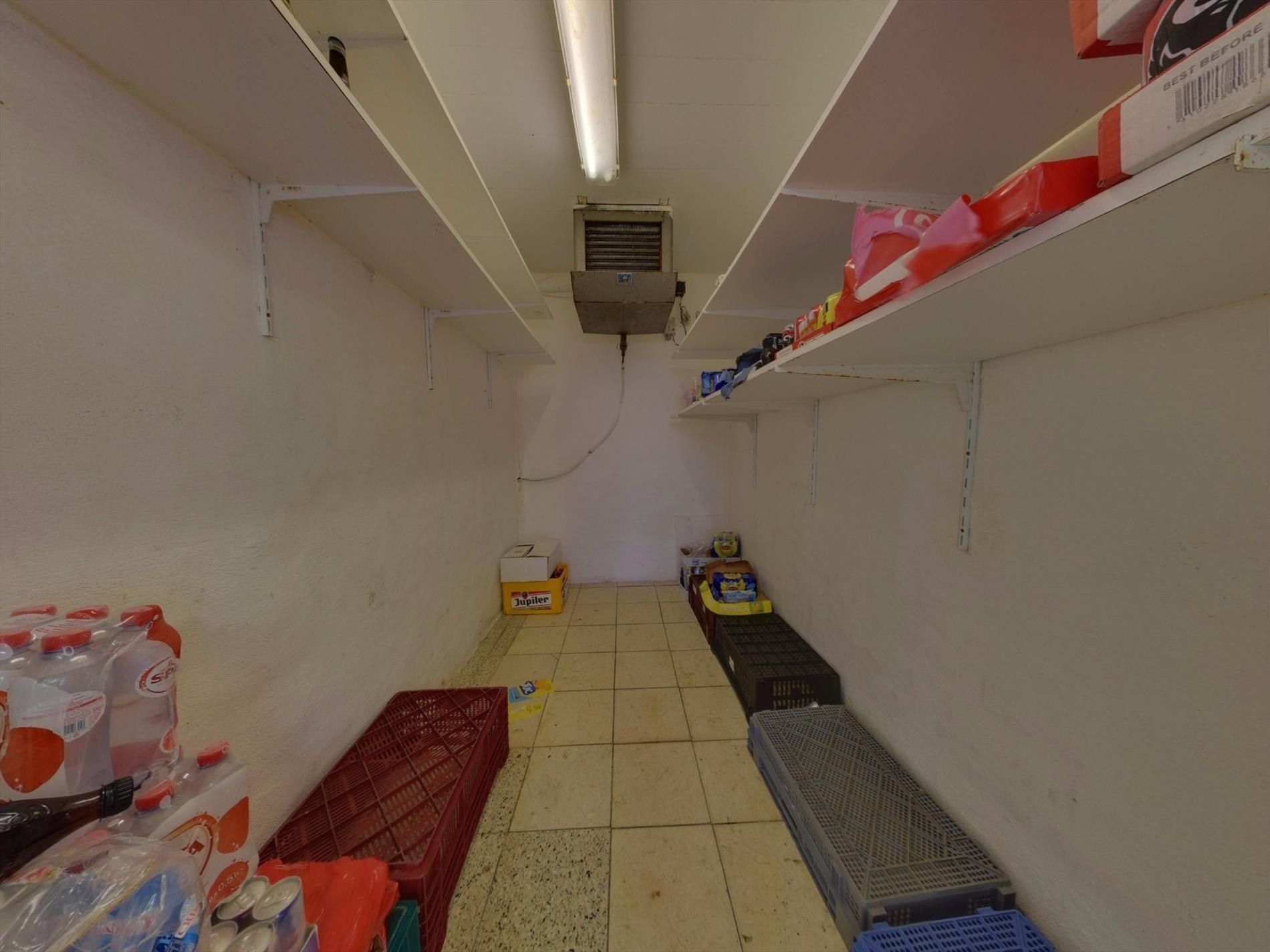 Handelspand met ruime woonst op topligging in Sint-Andries foto 8