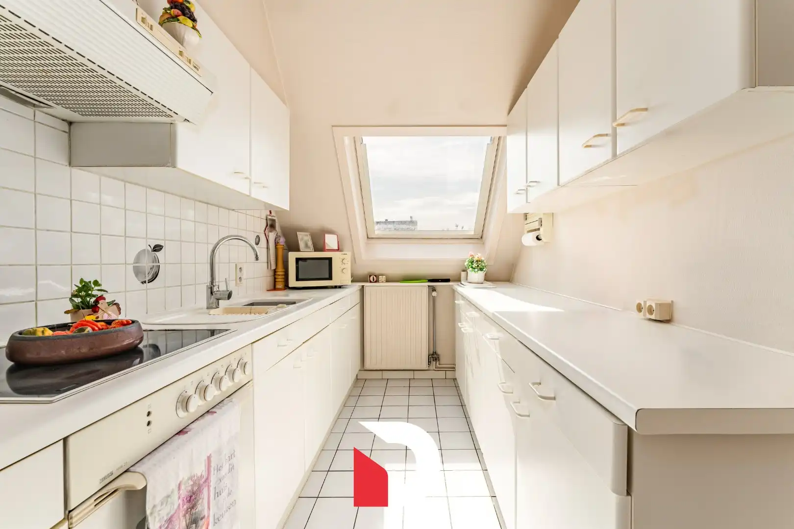 Ruim 3 slaapkamer appartement met terras nabij centrum Brugge foto 6